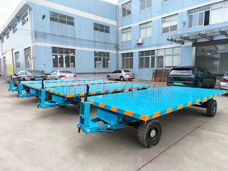 6吨18新利LUCK官网(中国)股份有限公司蓝色 带减震带刹车工具拖车